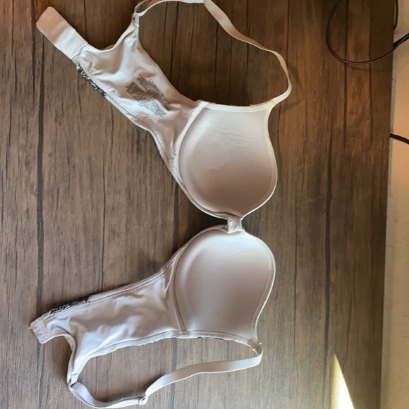 Victoria’s Secret push up bra - Picture 2 of 4